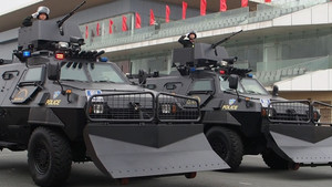 100 xe đặc chủng của Cảnh sát cơ động phô diễn sức mạnh tại lễ diễu binh