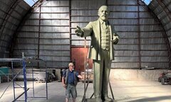 Tình sâu nghĩa nặng của tỉnh Ulyanovsk tặng tượng Lenin cho Nghệ An