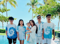 MC Vân Hugo khoe ảnh gia đình, thân thiết với con riêng của chồng