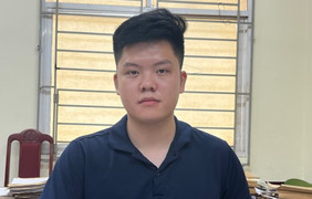 Mâu thuẫn với tài xế, hành khách cướp taxi bỏ chạy