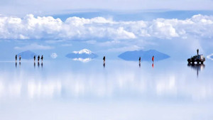 Cánh đồng muối tựa gương phản chiếu kỳ ảo tuyệt đẹp