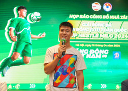 Tuyển thủ Duy Mạnh truyền lửa cho lứa cầu thủ nhí 