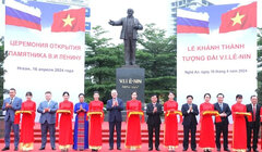 Nghệ An khánh thành tượng đài V.I.Lenin do tỉnh Ulyanovsk trao tặng