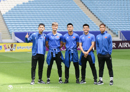 U23 Việt Nam làm quen sân trước giờ đấu U23 Kuwait