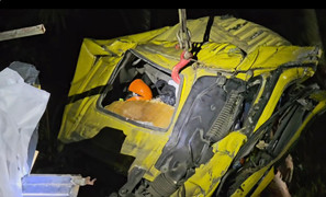 Lật xe tải trên đèo Lò Xo, 2 người tử vong