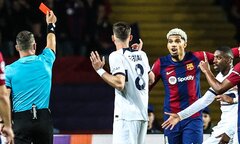 Nhận 2 thẻ đỏ, Barca thua thảm trước PSG