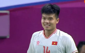 Văn Tùng phá bẫy việt vị, dứt điểm tinh tế ghi bàn cho U23 Việt Nam