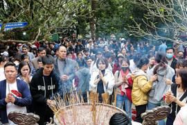 Văn khấn giỗ Tổ Hùng Vương 10/3 tại nhà và đền Hùng