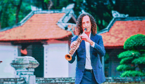'Huyền thoại saxophone' Kenny G dùng âm nhạc quảng bá vẻ đẹp của Hà Nội