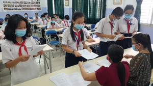 Hôm nay, học sinh Hà Nội nộp phiếu đăng ký dự tuyển vào lớp 10