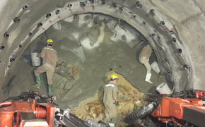 Sạt lở hầm đường sắt Bãi Gió: 2 ngày nữa sẽ thông tàu Bắc - Nam