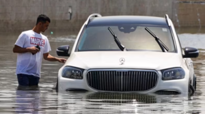 Dubai chìm trong nước nhiều ngày sau trận mưa lớn nhất 75 năm