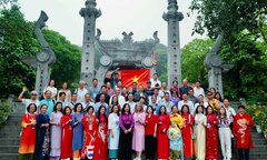 Đoàn kiều bào từ hơn 20 quốc gia dự Giỗ Tổ Hùng Vương