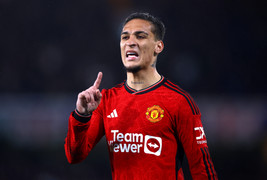 Bị chỉ trích vì ăn mừng quá lố, Antony đổ lỗi cho đối thủ