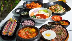 Điểm danh nhà hàng Hàn Quốc hút khách ở TP.HCM