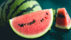 Những thực phẩm 'đại kỵ' với dưa hấu