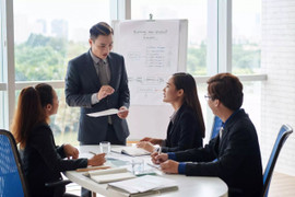 Quản trị và quản lý khác nhau thế nào?