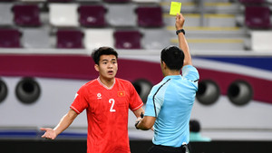 U23 Việt Nam quen thói 'tay thừa', coi chừng trả giá