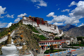 Cung điện cao nhất thế giới ở Trung Quốc được xây bằng 30 tấn vàng