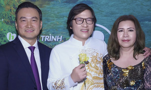 Vợ chồng diễn viên Chi Bảo hội ngộ Phương Thảo - Ngọc Lễ tại Mỹ