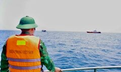 Chìm sà lan khiến 5 người chết và mất tích: Huy động trực thăng tìm kiếm