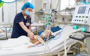 Uống thuốc nam không rõ nguồn gốc trị động kinh, bé 3 tuổi nguy kịch