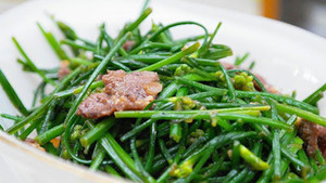 Những tác dụng của lá hẹ với cơ thể