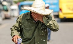 Vì sao nắng nóng gay gắt trên cả nước, miền Trung có nơi trên 43 độ C?