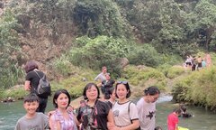 Thác Nàng Tiên ở Sơn La đông nghịt, xe ôm kiếm hơn 3 triệu đồng/ngày