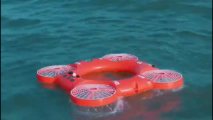 Drone biến thành phao cứu sinh khi đáp xuống nước