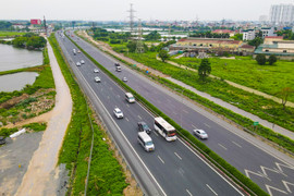 Đường về Hà Nội thông thoáng bất ngờ, TP.HCM kẹt cứng ngày cuối cùng nghỉ lễ