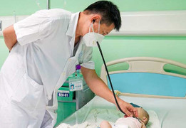 Uống nhầm vitamin D người lớn, trẻ 6 tháng ngộ độc 