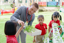 Thầy giáo mầm non kể chuyện từng bị xì xào khi làm nghề 'chỉ dành cho nữ giới'