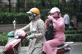Thời tiết TP.HCM hôm nay 2/5: Tiếp tục nắng nóng, chỉ số UV gây hại rất cao