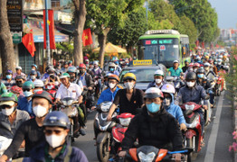 Sau kỳ nghỉ lễ, nhiều tuyến đường ở TP.HCM kẹt xe kéo dài