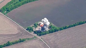 Cận cảnh Nga tập kích hệ thống phòng không IRIS-T ở Ukraine