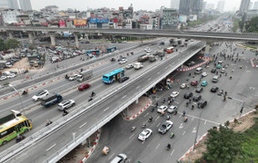 Hà Nội cấm xe máy, xe đạp đi lên cầu vượt Mai Dịch cũ từ ngày 6/5