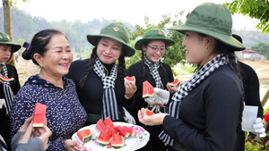 'Tình quân dân như cá với nước' trên mảnh đất Điện Biên anh hùng