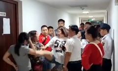 Công an vào cuộc vụ người phụ nữ đạp cư dân tại chung cư ở Hà Nội
