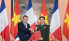 Bộ trưởng Bộ Quốc phòng Phan Văn Giang hội đàm với Bộ trưởng Bộ Quân đội Pháp
