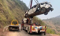 Ô tô lao xuống vực sâu gần 70m, gia đình 5 người thoát chết thần kỳ ở Điện Biên