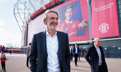 Chủ mới của Man Utd nổi giận