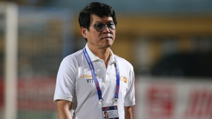 HLV Vũ Tiến Thành trích lời Ferguson, chê HAGL đá kiểu Kiatisak không thắng được