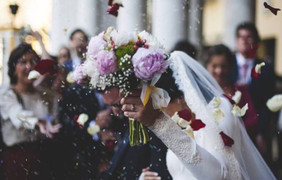 Sàm sỡ cô dâu, phù rể bị đánh roi và phạt tù 7 năm