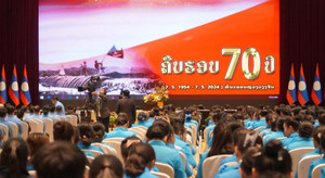 Lào tổ chức trọng thể mít tinh kỷ niệm 70 năm Chiến thắng Điện Biên Phủ
