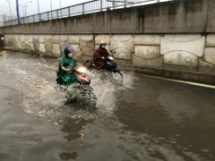 Dự báo thời tiết TP.HCM hôm nay 8/5: Ngày nắng nóng, chiều tối có mưa rào