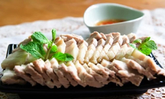 Cách luộc thịt không cần nước giúp món ăn ngọt đậm, không mất chất