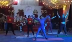 Màn biểu diễn yoga tại đám cưới gây sốt mạng