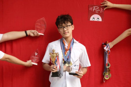 Nam sinh cùng lúc giành 2 suất học bổng tiền tỷ của Singapore