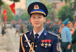 Chàng quân nhân điển trai trong lễ diễu binh tại Điện Biên Phủ đốn tim dân mạng